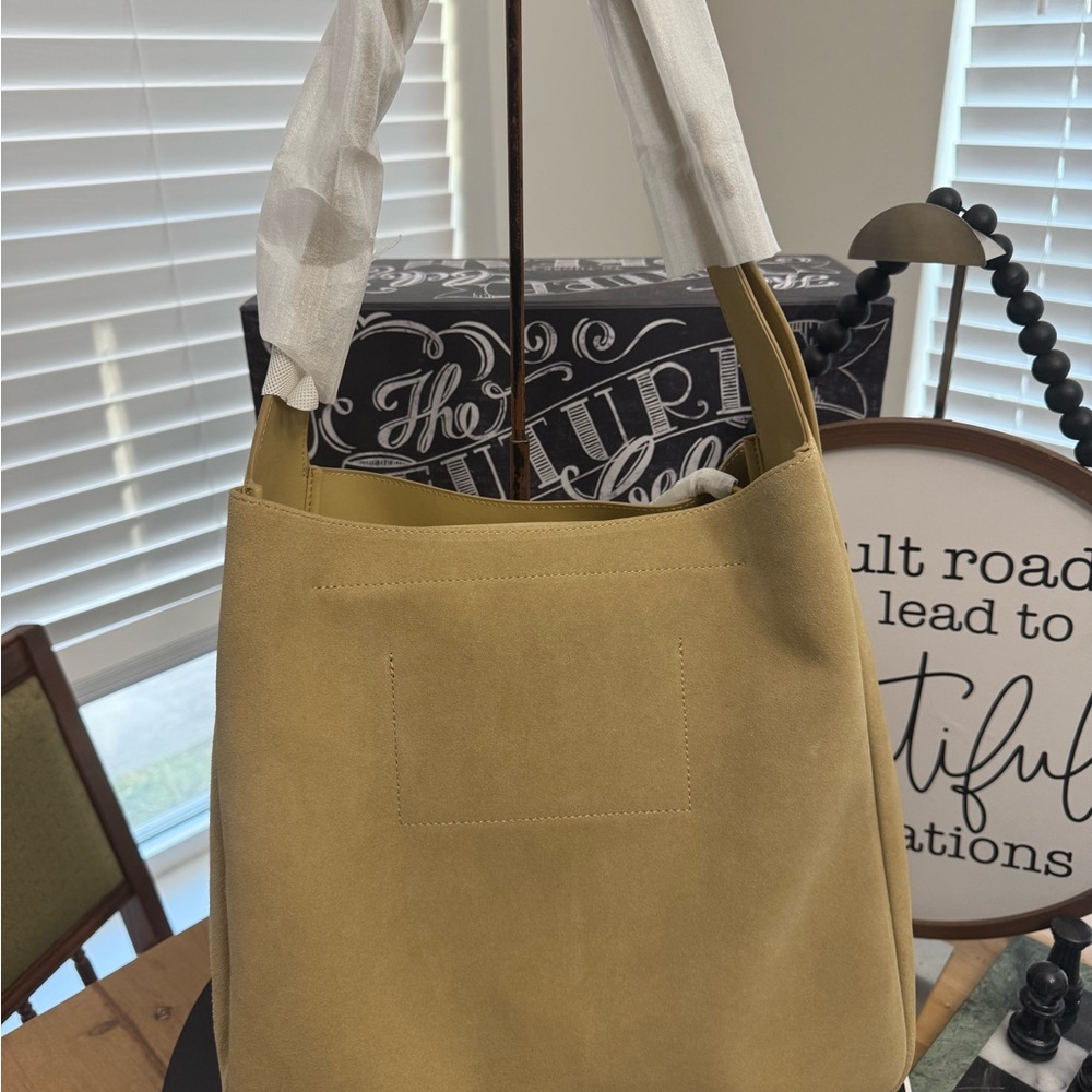 NWT Kurt Geiger London Large Bond Hobo Bag in pale green suede - Picture 5 of 10
